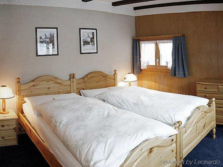 Petit Helvetia Budget Hotel Zermatt Pokoj fotografie