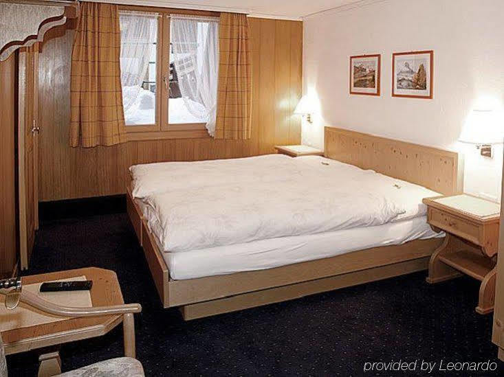 Petit Helvetia Budget Hotel Zermatt Pokoj fotografie